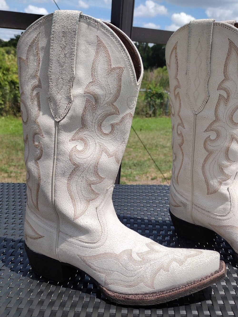 Ariat Cream Western Heeled Cowboy Boots with Brown Heel - Picture 8 of 16
